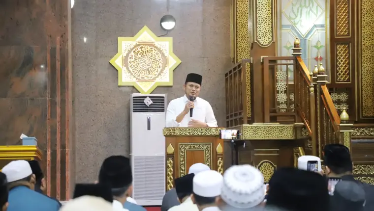 Gubernur Kaltim Ajak Warga dan Pelajar Ramaikan Salat Subuh Berjamaah di Masjid