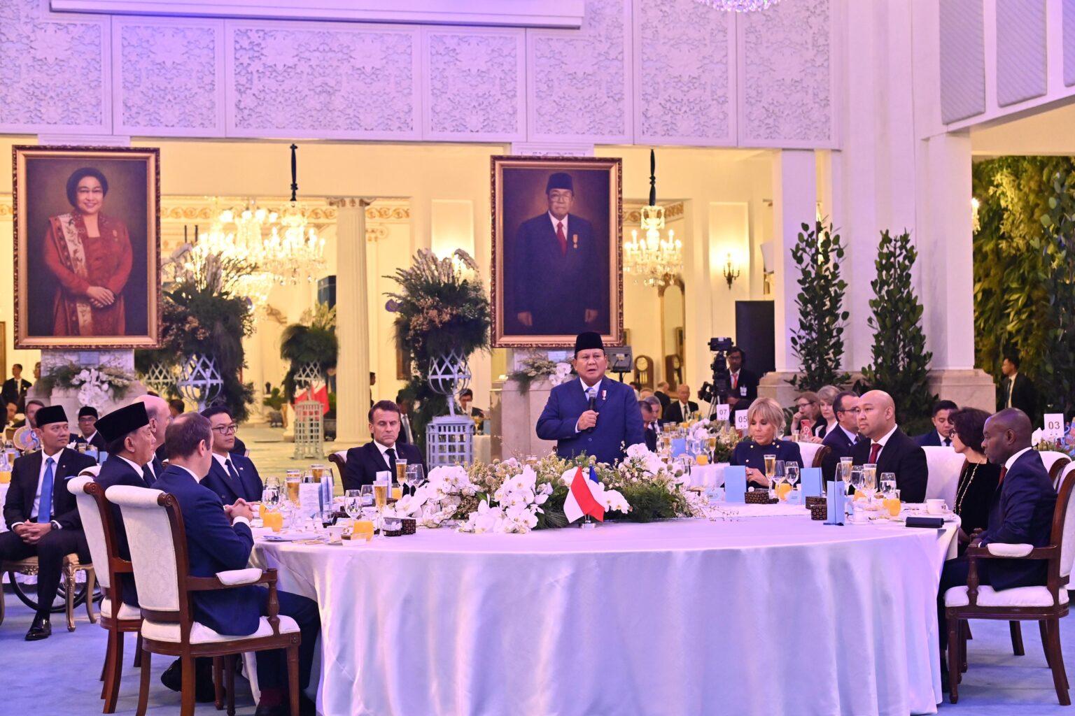 Seskab Teddy Tegaskan Tidak Ada Minuman Beralkohol dalam Jamuan Kenegaraan Presiden Macron