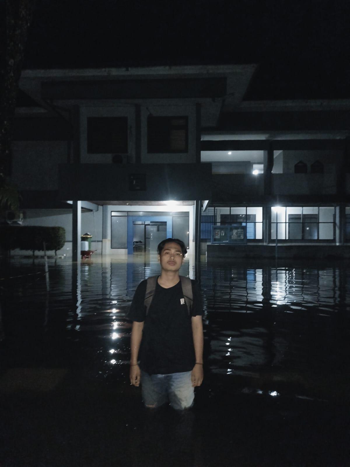 Banjir Kembali Rendam FKIP Unmul, Mahasiswa dan Dekanat Sepakat Butuh Solusi Konkret