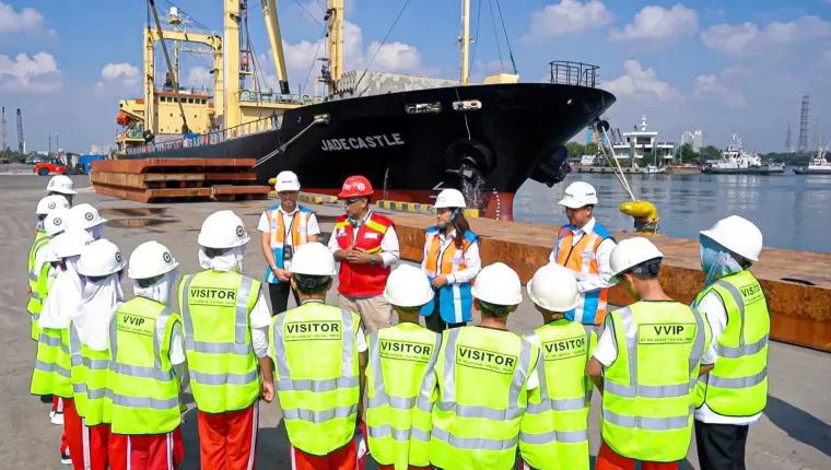 PTP Nonpetikemas Buka Pintu Pelabuhan untuk Anak-Anak Tanjung Priok